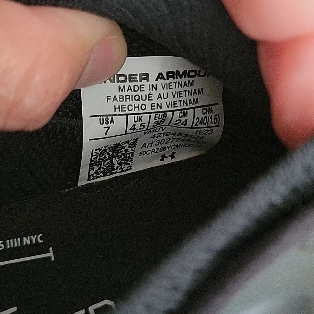 NWOT UNDER ARMOUR Magnetico Elite 3 FG Soccer Cleats Black Women. Size 7 - Picture 16 of 16